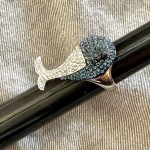 New Aldo Statement Blue Crystal Whale Cocktail cute silver toned Ring 8.75 8 3/4